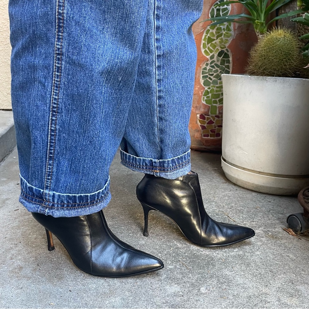 Vintage black Manolo Blahnik all leather booties - Picture 4 of 15